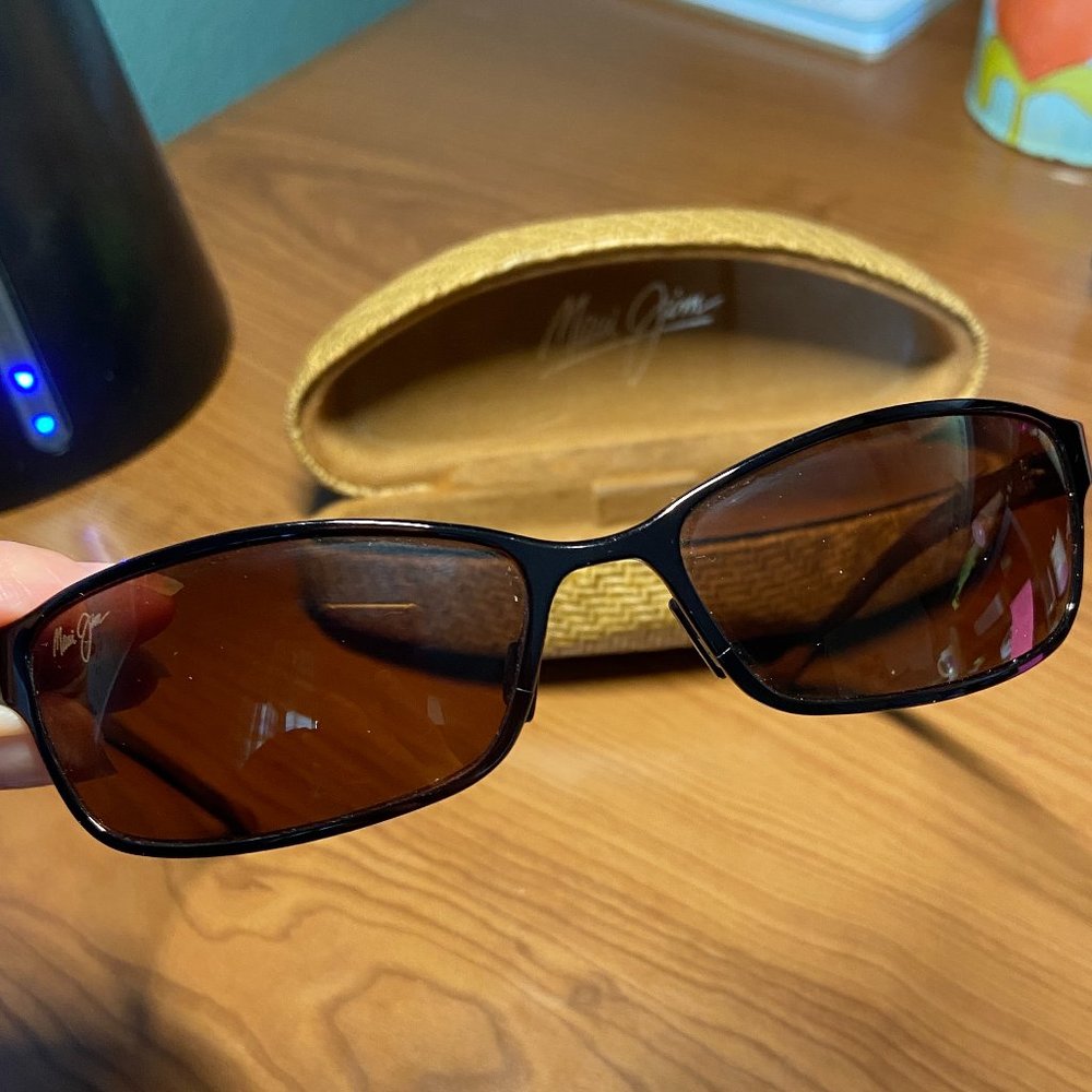 ***LIKE NEW***  Maui Jim Shoreline sunglasses